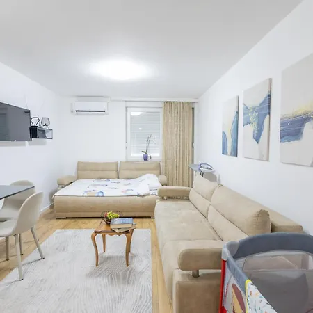 Imperial Lägenhet *